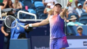 Fot. PAP/Marcin Cholewiński
Cincinnati, USA, 17.08.2024. Polka Iga Świątek w ćwierfinałowym meczu z Rosjanką Mirrą Andriejewą w turnieju tenisistek WTA 1000 w Cincinnati, 17 bm. (mch/dw) PAP/Marcin Cholewiński