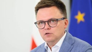 Fot. PAP/Leszek Szymański
Warszawa, 19.08.2024. Marszałek Sejmu Szymon Hołownia podczas konferencji prasowej w Sejmie w Warszawie, 19 bm. Spotkanie dot. spraw bieżących. (mr) PAP/Leszek Szymański