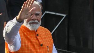 Indian Prime Minister Narendra Modi arrives to cast his vote for the third phase of general elections in Ahmedabad, Gujarat, western India, 07 May 2024. The Indian general elections are held in seven phases between 19 April and 01 June 2024, with the results announced on 04 June 2024. Fot. PAP/EPA/DIVYAKANT SOLANKI