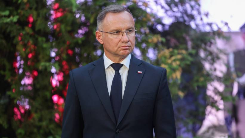 Warszawa, 14.08.2024. Prezydent RP Andrzej Duda podczas Apelu Pamięci przed Pomnikiem Poległych w 1920 r. na Cmentarzu Wojskowym na Powązkach w Warszawie, 14 bm. w przeddzień Święta Wojska Polskiego. Fot. PAP/Albert Zawada