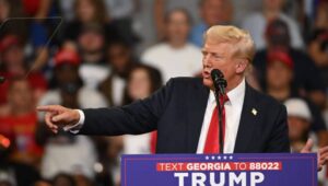 Republican presidential candidate Donald J. Trump speaks during a campaign rally at the Georgia State Convocation Center in Atlanta, Georgia, USA, 03 August 2024. Fot. PAP/EPA/EDWARD M. PIO RODA