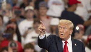 Republican presidential candidate Donald J. Trump speaks during a campaign rally at the Georgia State Convocation Center in Atlanta, Georgia, USA, 03 August 2024. Fot. PAP/EPA/EDWARD M. PIO RODA