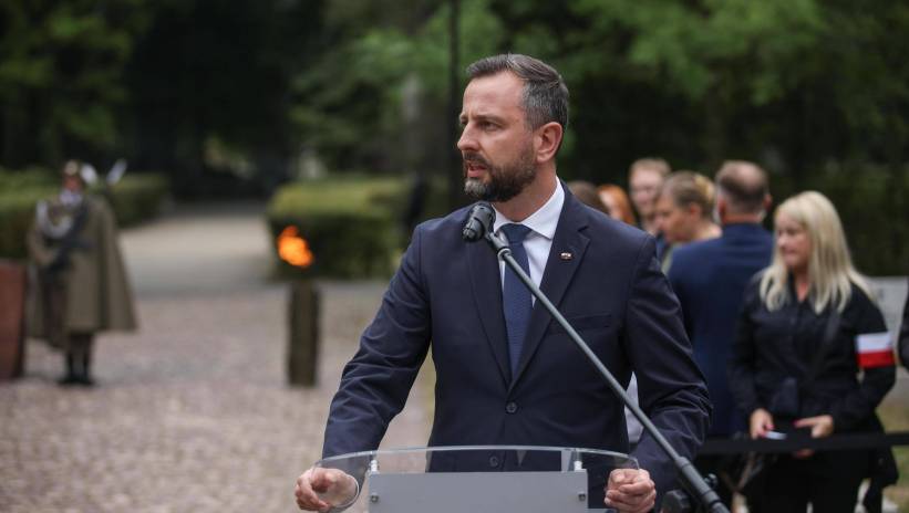 Fot. PAP/Łukasz Gągulski
Kraków, 01.09.2024. Wicepremier, minister obrony narodowej Władysław Kosiniak-Kamysz uczestniczy przed pomnikiem Armii Kraków na Cmentarzu Rakowickim w stolicy Małopolski, 1 bm. w uroczystości 85. rocznicy wybuchu II wojny światowej. (łg/dw) PAP/Łukasz Gągulski