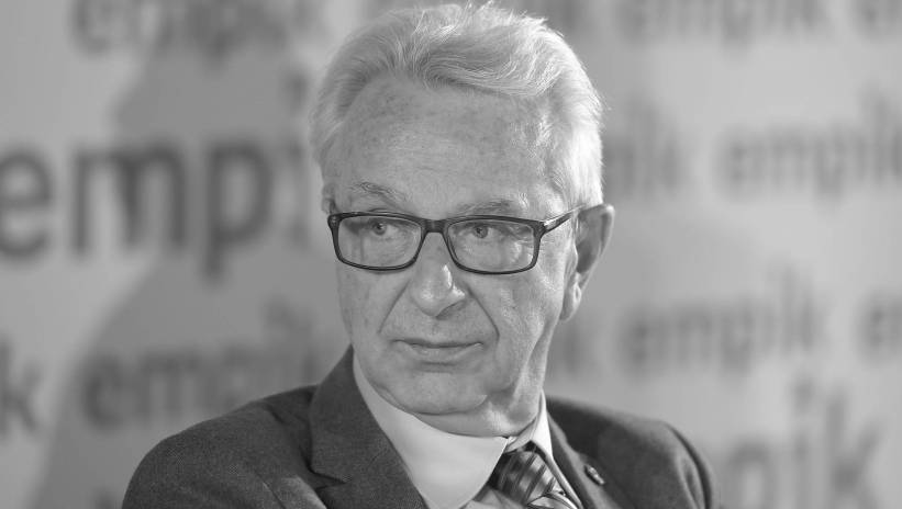 Fot. PAP/Archiwum Leszczyński
Warszawa, 05.10.2015. Seksuolog prof. Zbigniew Lew-Starowicz podczas promocji książki "Wszystko da się naprawić". (abug) PAP/Stach Leszczyński