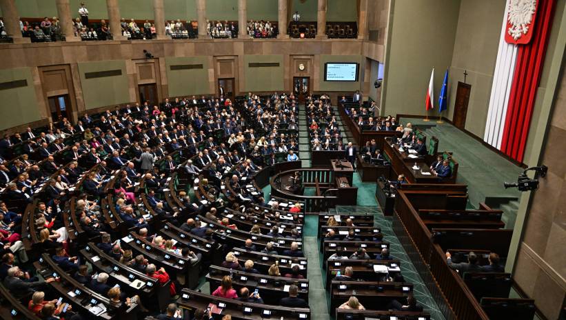 Fot. PAP/Radek Pietruszka
Warszawa, 26.09.2024. Posłowie na sali plenarnej podczas posiedzenia Sejmu, 26 bm. w Warszawie. Sejm powołał specjalną komisję, która będzie zajmowała się projektami ustaw powodziowych. (aldg) PAP/Radek Pietruszka