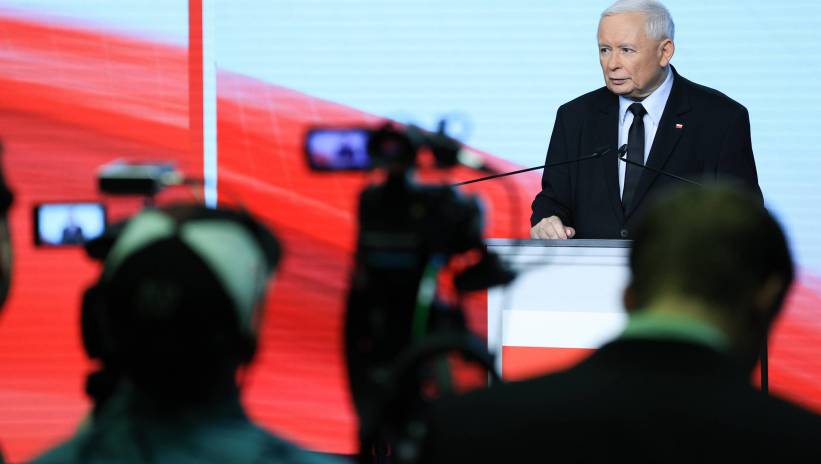 Warszawa, 05.09.2024. Prezes Prawa i Sprawiedliwości Jarosław Kaczyński podczas konferencji prasowej w siedzibie Prawa i Sprawiedliwości przy ul. Nowogrodzkiej w Warszawie, 5 bm. Fot. PAP/Szymon Pulcyn