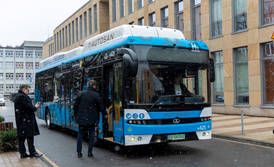 Autosan Sancity 12LFH zasilany wodorem worzący gości podczas Kongresu 590