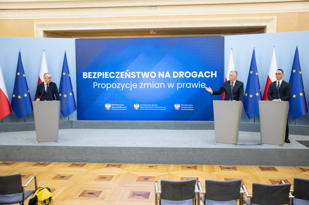 Foto: Konferencja prasowa z udziałem ministra MSWiA Tomasza Siemoniaka "Bezpieczeństwo na drogach - propozycja zmian w prawie".