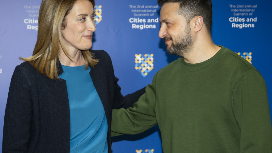 Przewodnicząca PE Roberta Metsola i prezydent Ukrainy Wołodymyr Zełenski; fot. © European Union 2024 - Source : EP