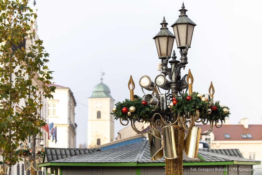 Montaż Świątecznego Miasteczka.                                                                                   Fot. Grzegorz Bukała/UM Rzeszów