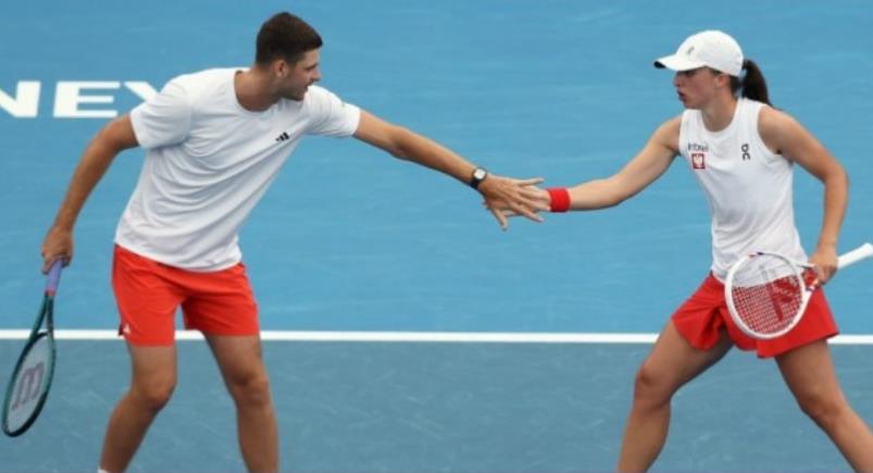 Foto: Iga Świątek i Hubert Hurkacz / Fot. @x.com/@UnitedCupTennis / Źródło: Serwis informacyjny Polskiego Związku Tenisowego