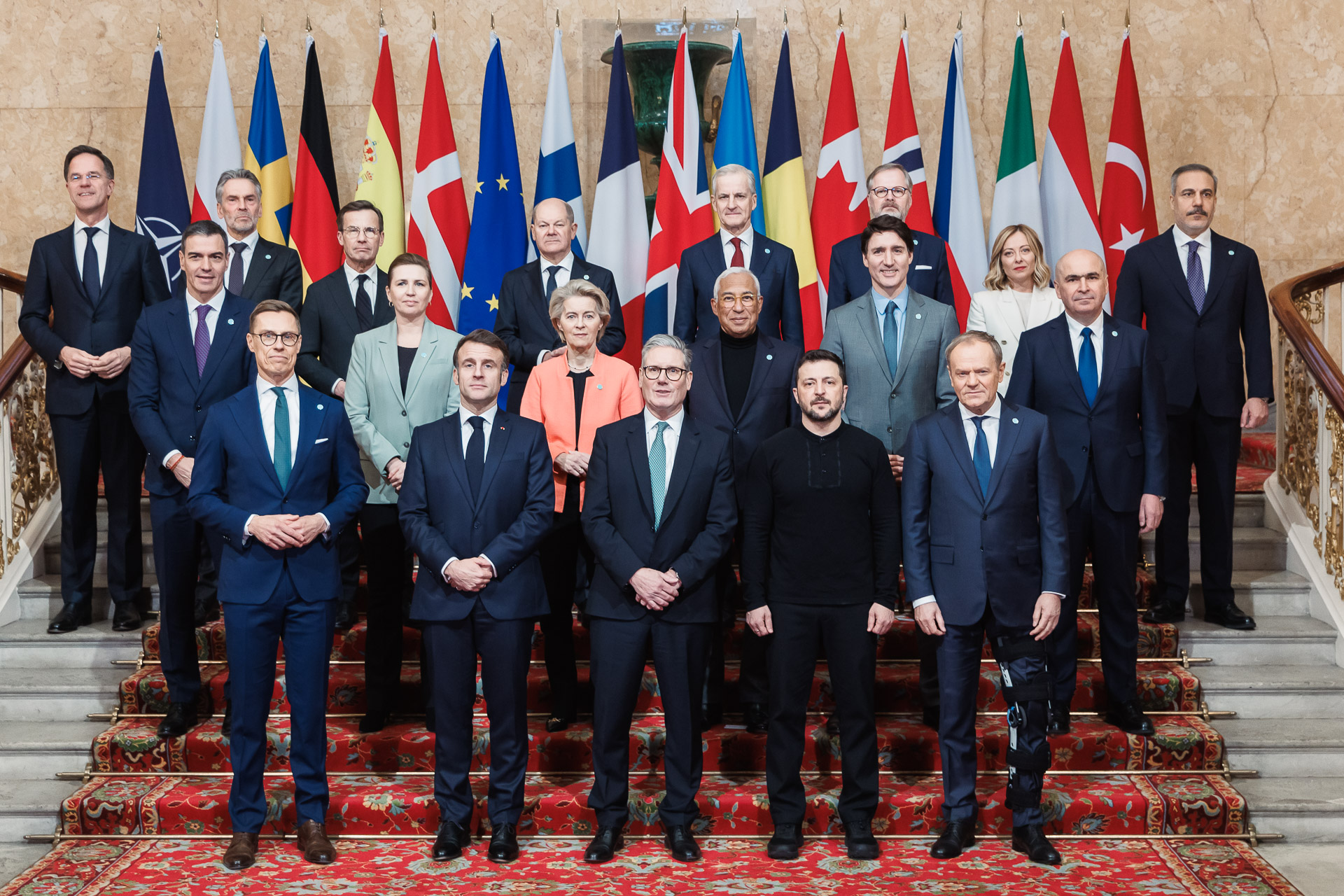 Foto: Europejscy liderzy, przewodnicząca KE, sekretarz generalny NATO, Prezydent Ukrainy, Premier Kanady / Źródło: Kancelaria Prezesa Rady Ministrów