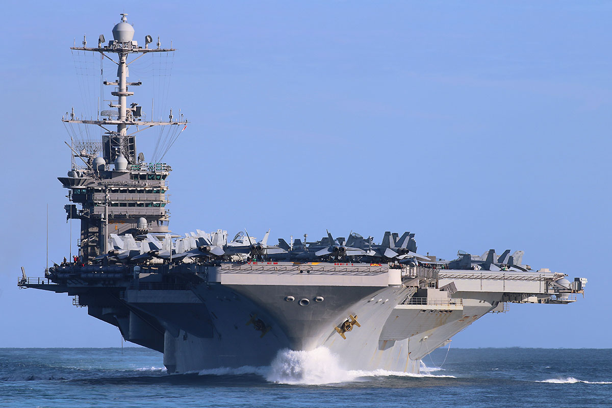 Foto: USS Harry S. Truman (CVN-75) - Źródło: Wikipedia