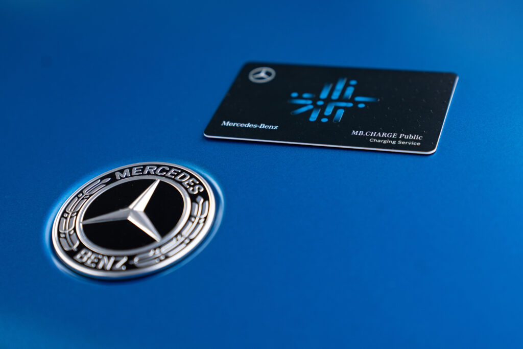 Foto: Tańsze ładowanie zelektryfikowanego Mercedesa w ramach usługi MB.CHARGE Public