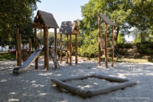 Foto - Zdjęcie z nowego placu zabaw w rzeszowskim Parku Sybiraków, fot. Grzegorz Bukała, Urząd Miasta Rzeszowa