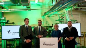 Foto: Sieć Badawcza Łukasiewicz wzmacnia suwerenność Polski w produkcji materiałów wybuchowych i amunicji / Źródło: Ministerstwo Nauki i Szkolnictwa Wyższego