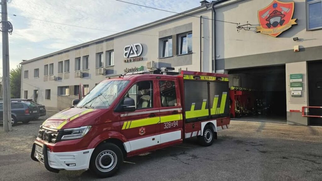 Foto - zdjęcie wozu strażackiego OSP Rzeszów - Drabinianka