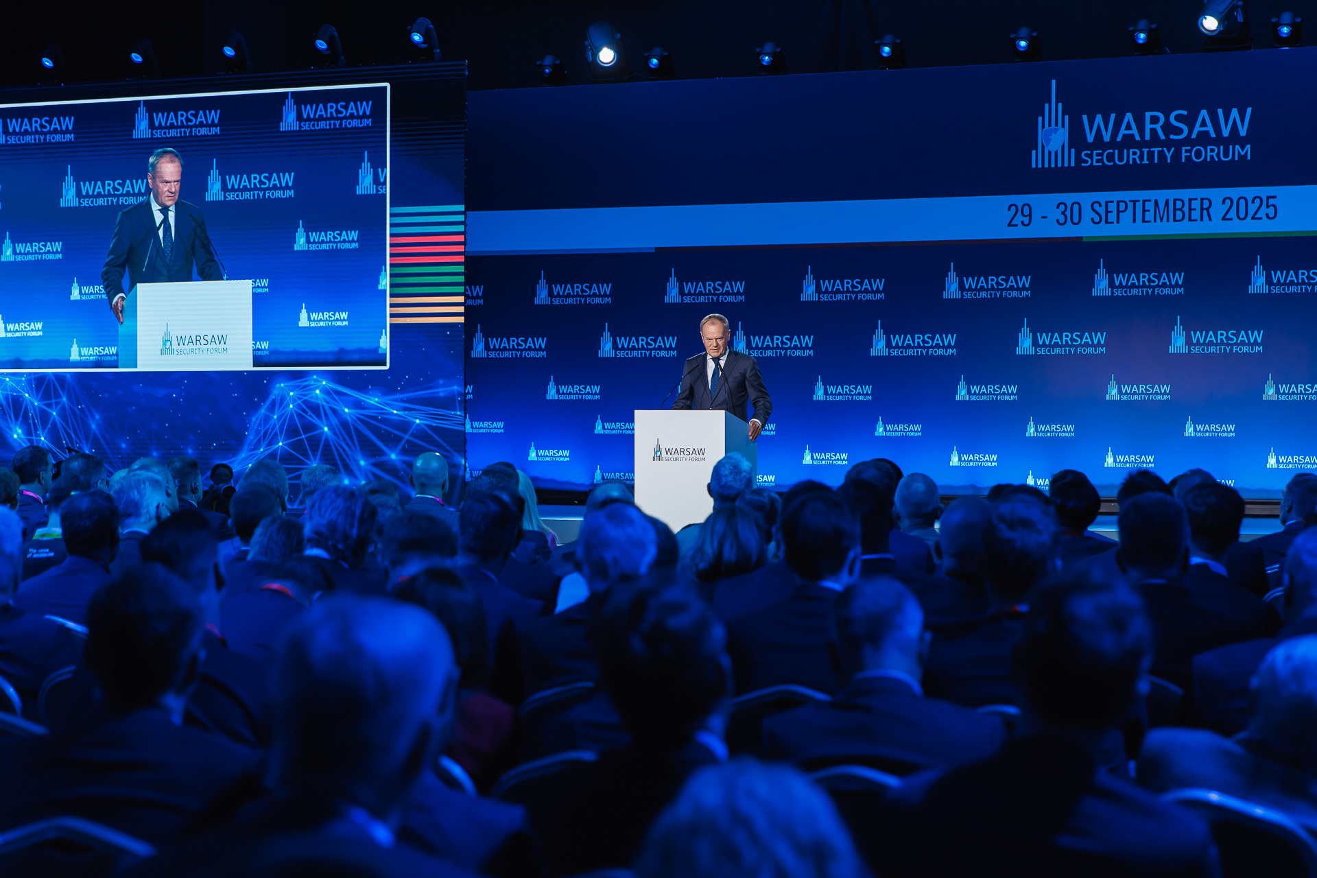 Foto: Premier Donald Tusk podczas wystąpienia na Warsaw Security Forum, 29.09.2025 r. / Źródło: Kancelaria Prezesa Rady Ministrów