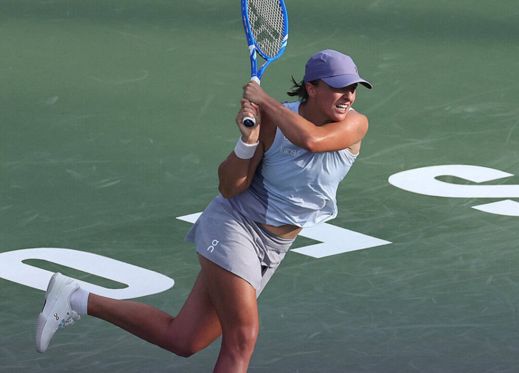 W piątkowym ćwierćfinale przeciwniczką Igi Świątek będzie Barbora Krejcikova. Fot. WTA