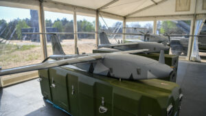 Foto: Wystawa produktów polskich producentów bezzałogowych systemów uzbrojenia / Źródło: Ministerstwo Obrony Narodowej