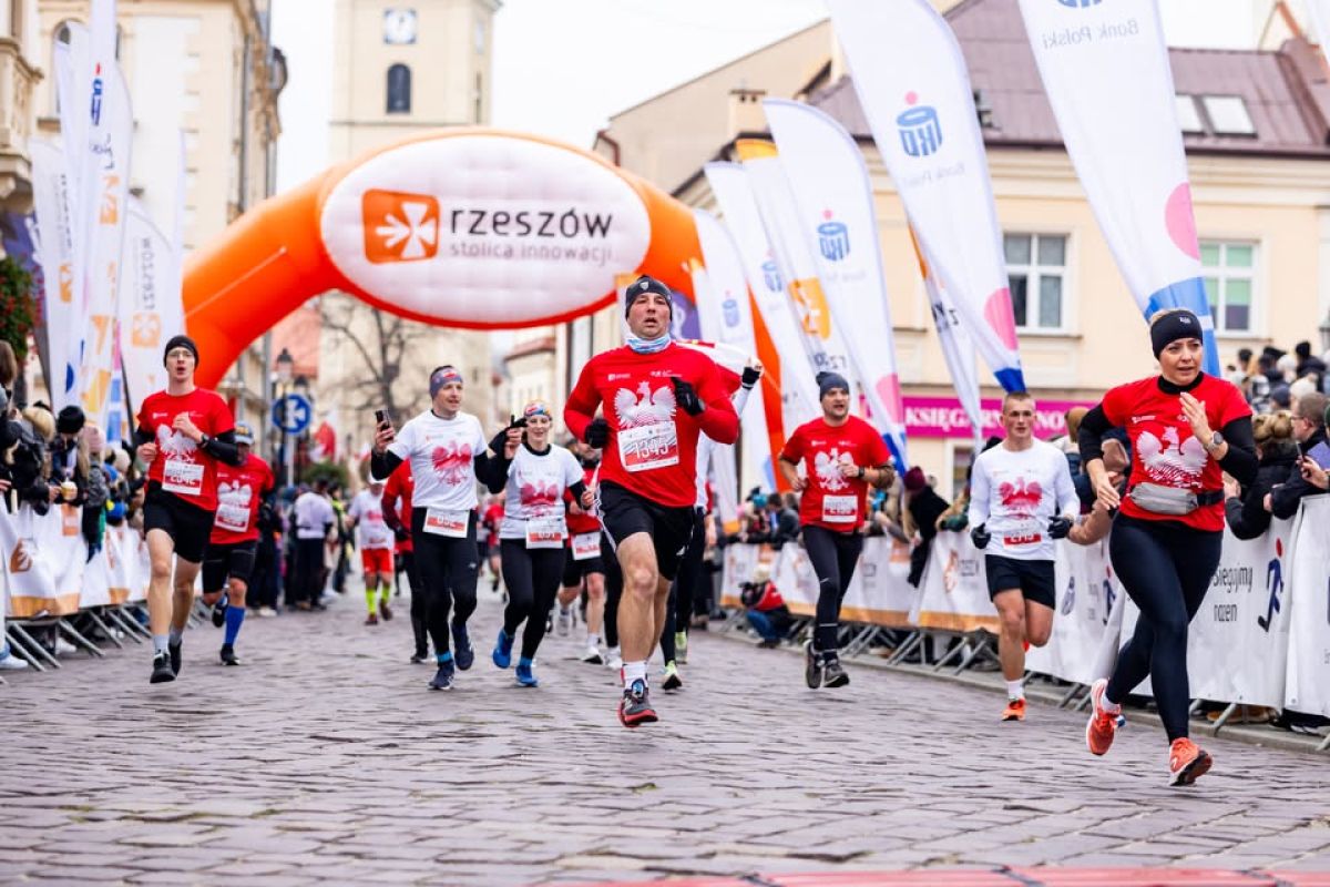 Foto: Bieg niepodległości / Źródło: Serwis informacyjny Urzędu Miasta Rzeszowa