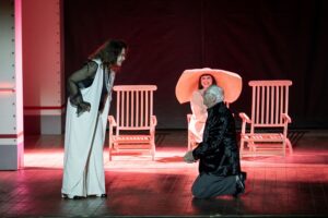 „Rejs. Historia” wg Witolda Gombrowicza Teatru Nowego im. I. Cywińskiej w Poznaniu w reż. Radosława Stępnia. Fot. Sebastian Stankiewicz/Teatr im. Wandy Siemaszkowej w Rzeszowie