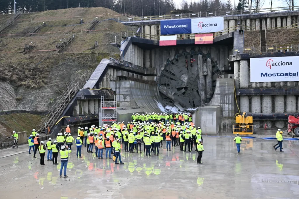 Foto - Źródło: Generalna Dyrekcja Dróg Krajowych i Autostrad - Oddział Rzeszów / Serwis informacyjny PUW