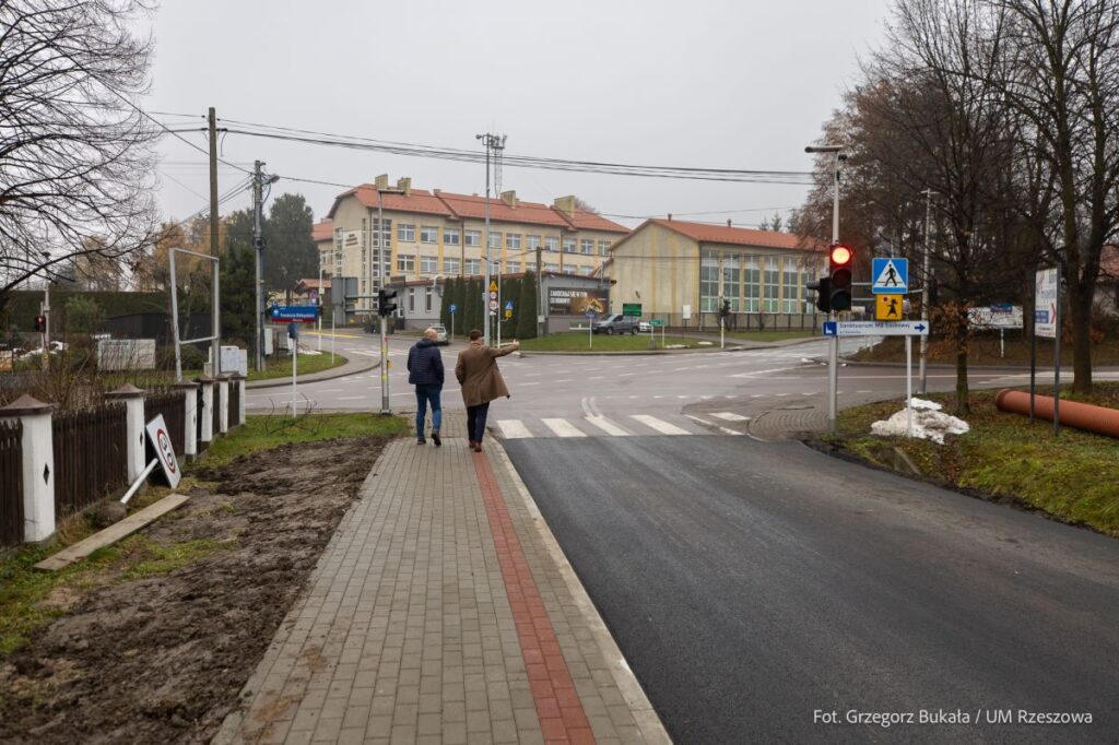 Zdjęcie chodnika przy ul. Powstańców Śląskich, fot. Grzegorz Bukała, Urząd Miasta Rzeszowa