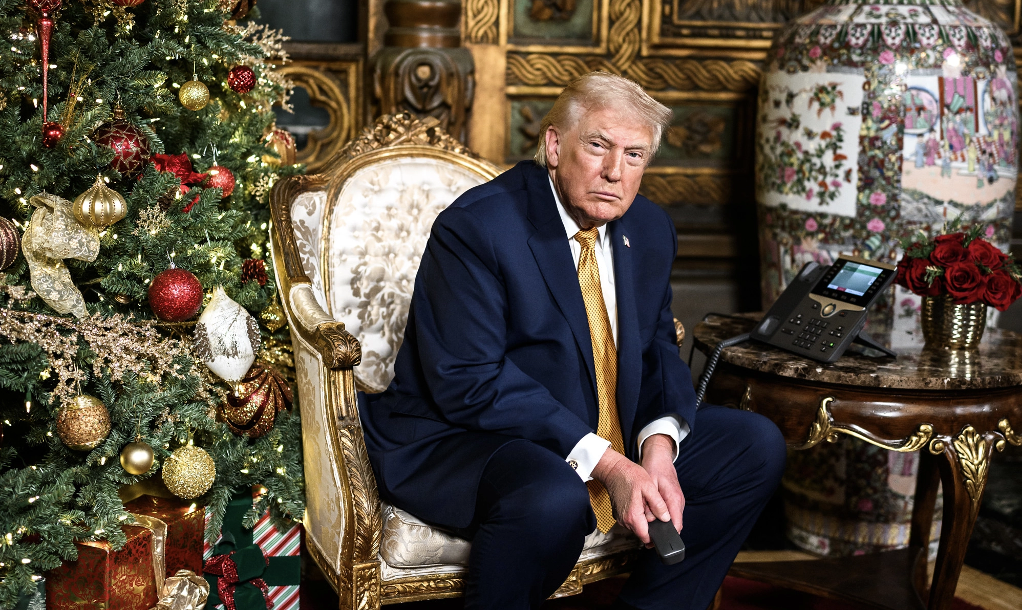 Foto: Prezydent USA Donald w Mar-a-Lago w Palm Beach na Florydzie, środa, 24 grudnia 2025 r. (Zdjęcie Daniela Toroka /Biały Dom)