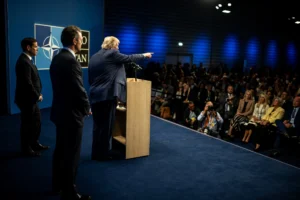 Prezydent USA Donald Trump na konferencji prasowej podczas szczytu NATO w Hadze, w środę 25 czerwca 2025 r. (Zdjęcie: Daniel Torok/Biały Dom) / Źródło: kyivpost.com