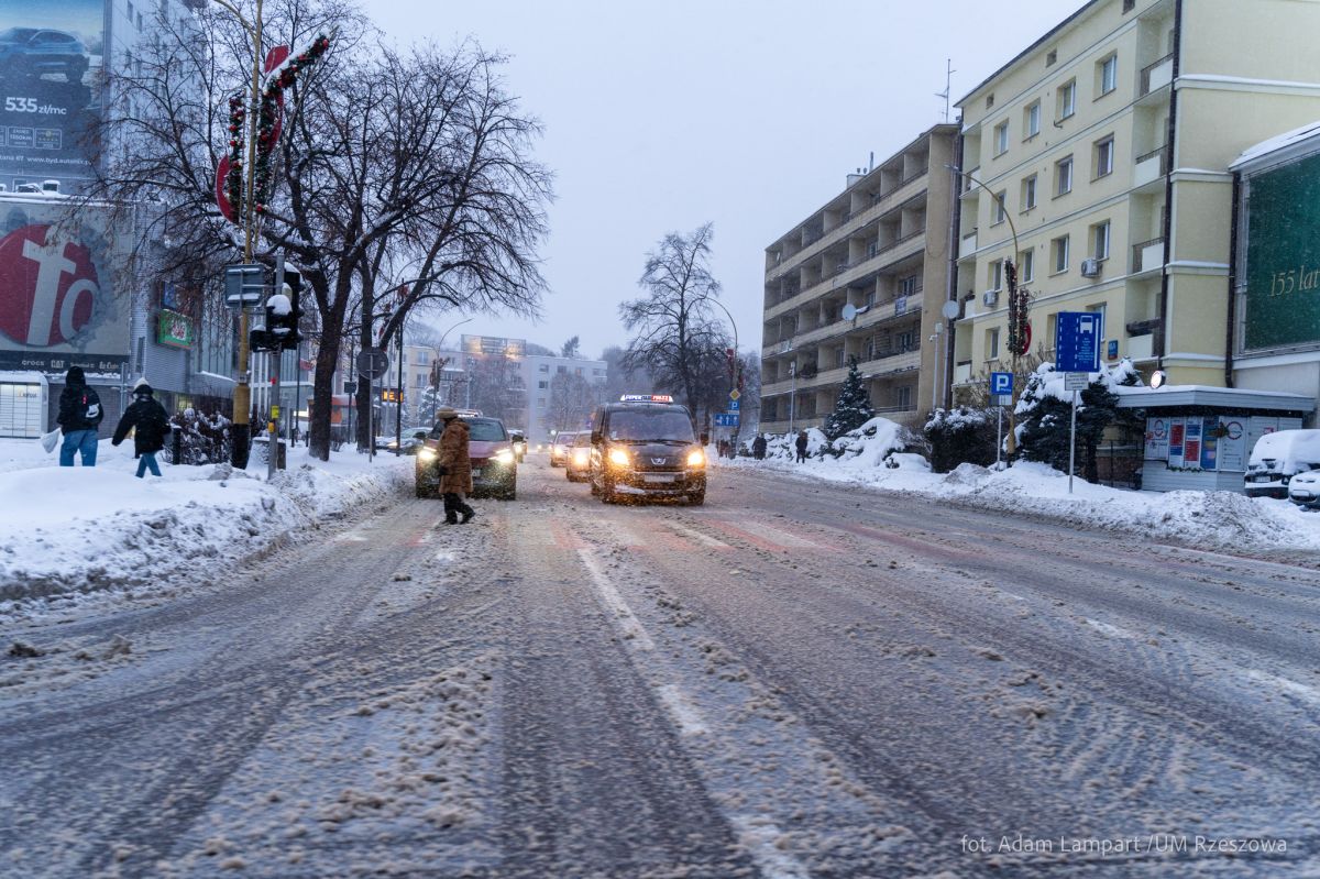 Foto: zdjęcia z działań podjętych przez służby związanych z zimowym utrzymaniem miasta Rzeszów, fot. Adam Lampart, Urząd Miasta Rzeszowa