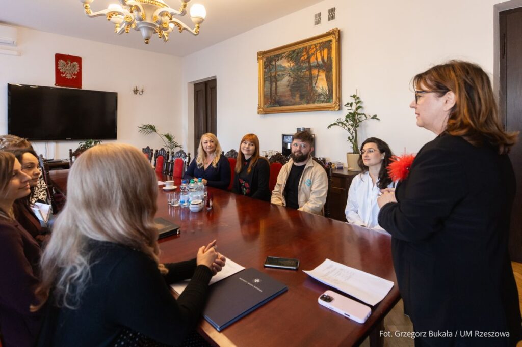 Foto: zdjjęcie z uroczystego wręczenia Stypendiów Twórczych dla rzeszowskich stypendystów, fot. Grzegorz Bukała, Urząd Miasta Rzeszowa