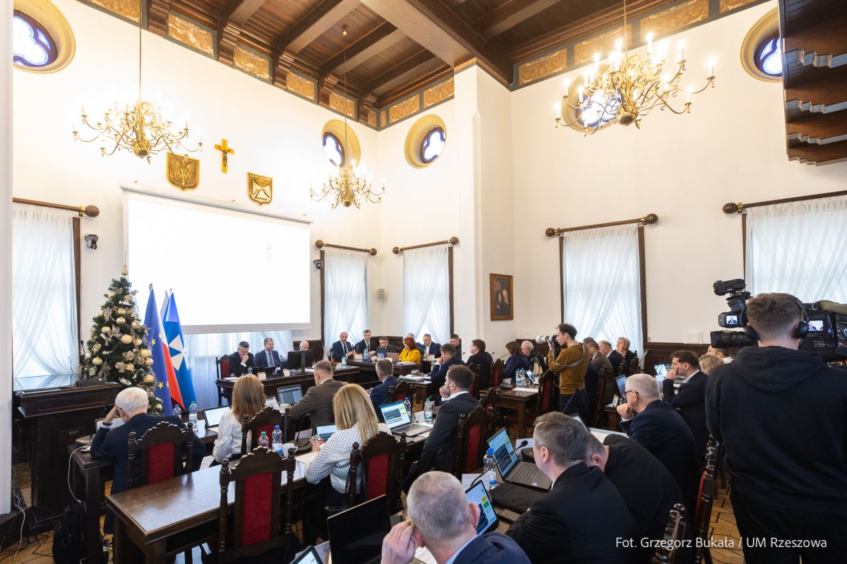 Foto: zdjęcie z sesji Rady Miasta Rzeszowa, fot. Grzegorz Bukała, Urząd Miasta Rzeszowa