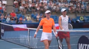 Foto: Iga Świątek po zwycięstwie nad Suzan Lamens w United Cup / Źródło: WTA Tour