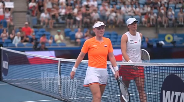 Foto: Iga Świątek po zwycięstwie nad Suzan Lamens w United Cup / Źródło: WTA Tour