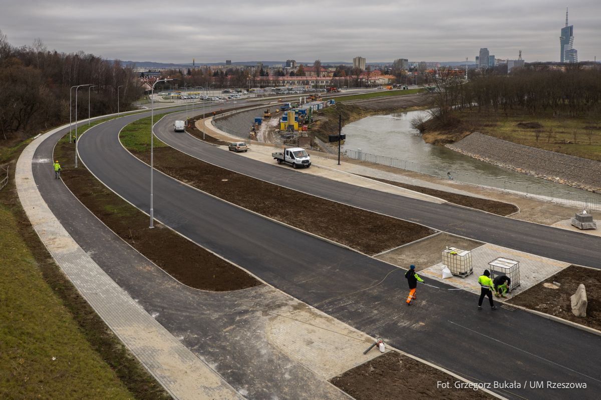 Foto: Zdjęcie rzeszowskiej Wisłokostrady, fot. Grzegorz Bukała, Urząd Miasta Rzeszowa