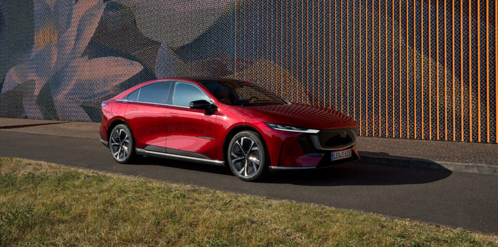 Foto: Zupełnie nowa Mazda6e / Źródło: Portal prasowy Mazda Motor Europe