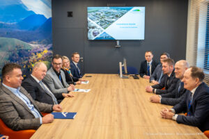 Foto: Spotkanie przedstawicieli województwa podkarpackiego z delegacją Columbia Helicopters, sala konferencyjna Urzędu Marszałkowskiego Województwa Podkarpackiego w Rzeszowie / Autor zdjęć: Sebastian Stankiewicz 
Biuro Prasowe UMWP