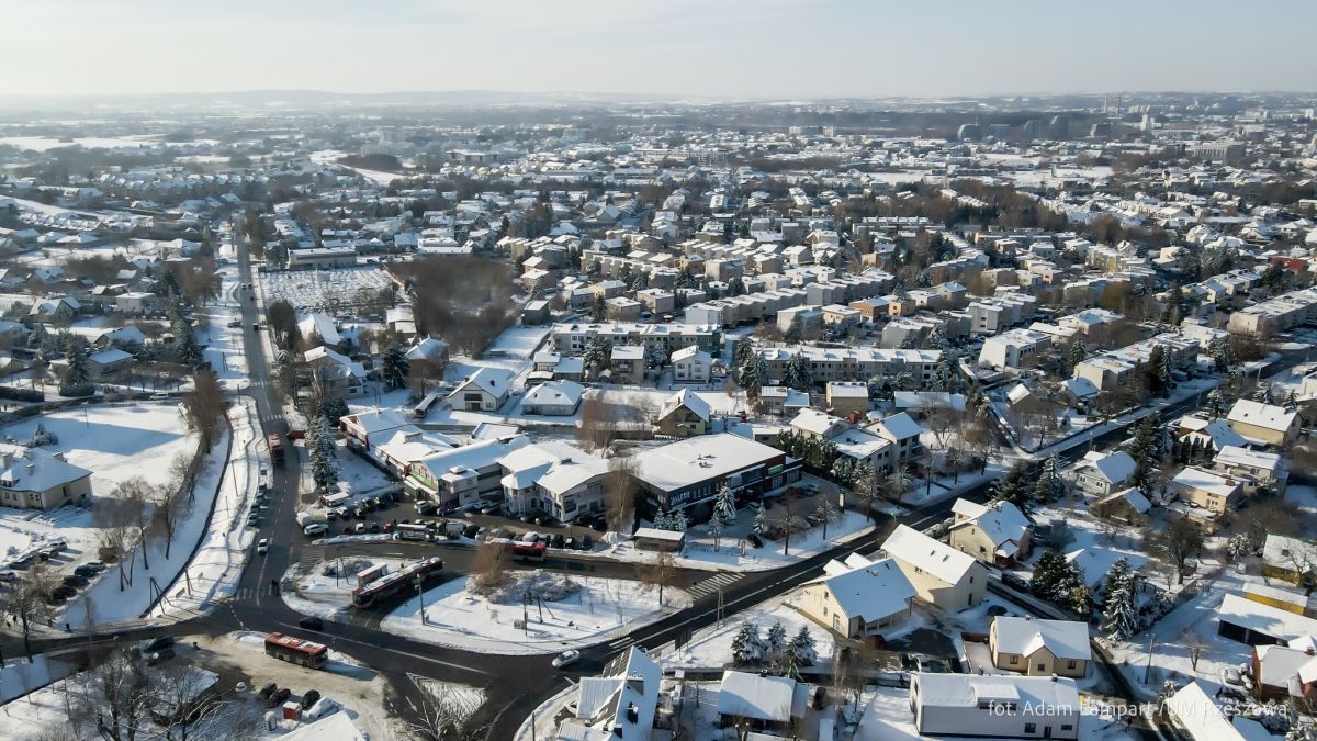 Foto: zdjęcie lotnicze z drona przedstawiające Miasto Rzeszów, fot. Adama Lampart, Urząd Miasta Rzeszowa