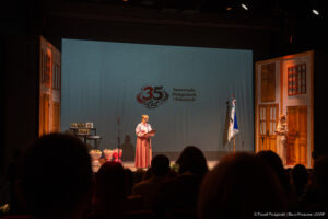 Foto: Oficjalne otwarcie uroczystości jubileuszowych 35-lecia Samorządu Pielęgniarek i Położnych na scenie Teatru im. Wandy Siemaszkowej w Rzeszowie. 
/  Autor zdjęć: Paweł Podgórski
 Biuro Prasowe UMWP