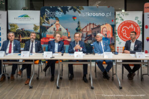 Foto: Konferencja prasowa z udziałem władz regionu, miasta oraz organizatorów, zapowiadająca Balonowe Mistrzostwa Świata w Krośnie / Autor  zdjęć: Sebastian Stankiewicz / Biuro Prasowe UMWP