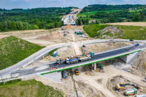 Foto: Próbne obciążenie wiaduktu / Źródło: Generalna Dyrekcja Dróg Krajowych i Autostrad - Oddział Rzeszów