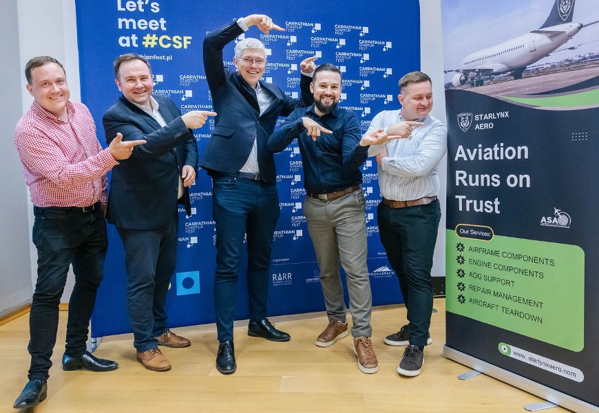 Startup Starlynx Aero. Od lewej: William Mills, Marcin Rosochacki, Paweł Rozkrut, Kamil Ziaja i Tomasz Pelc. Fot. Tadeusz Poźniak/RARR
