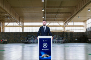 Foto: Jedyny taki ośrodek w Europie. Podpisano umowę na serwis silników do Abramsów / Źródło: Ministerstwo Obrony Narodowej