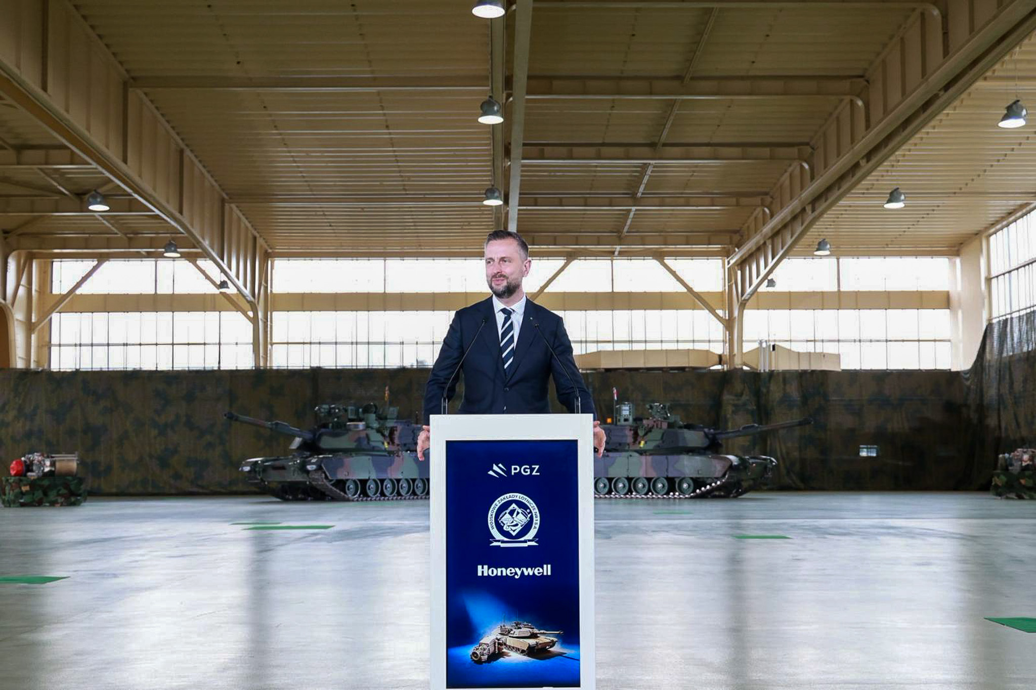 Foto: Jedyny taki ośrodek w Europie. Podpisano umowę na serwis silników do Abramsów / Źródło: Ministerstwo Obrony Narodowej
