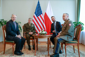 Foto: Spotkanie z gen. Christopherem Mahoneyem / Źródło: Ministerstwo Obrony Narodowej