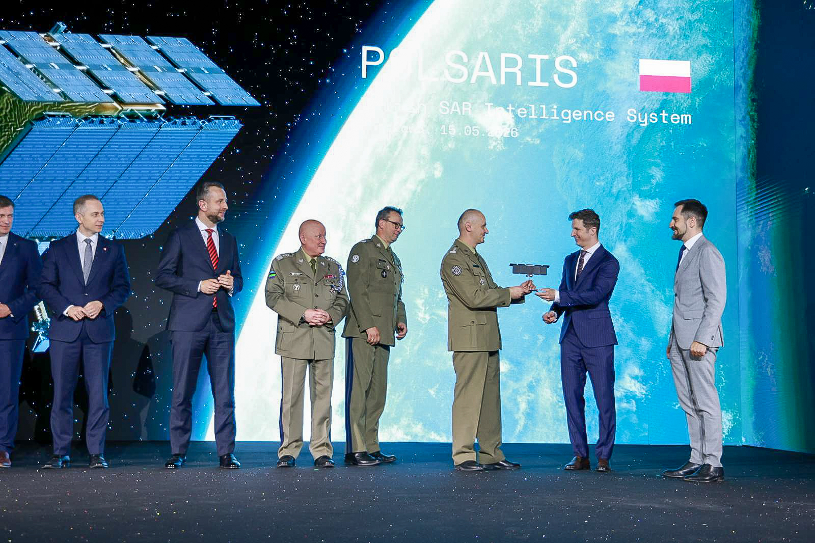 Foto: Uroczyste przekazaniu Siłom Zbrojnym RP systemu MikroSAR / Źródło: Ministerstwo Obrony Narodowej