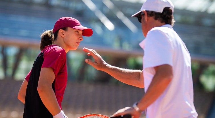 Foto: Iga Świątek z nowym trenerem Francisco Roigiem / Robert Prange/Getty Images / Źródło: WTA Tour