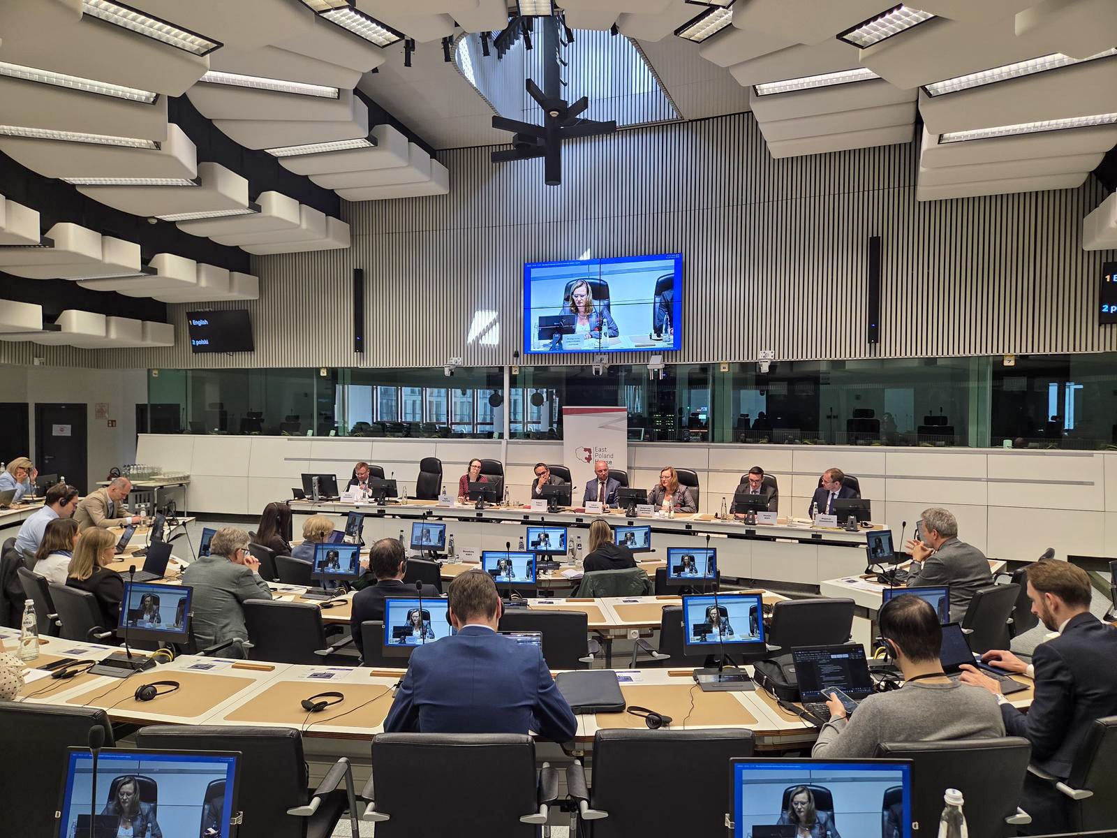 Foto: Wydarzenie zgromadziło przedstawicieli instytucji europejskich, regionów przygranicznych oraz ekspertów ds. polityki spójności, bezpieczeństwa i rozwoju regionalnego. / Źródło: Przedstawicielstwo Województwa Podkarpackiego w Brukseli