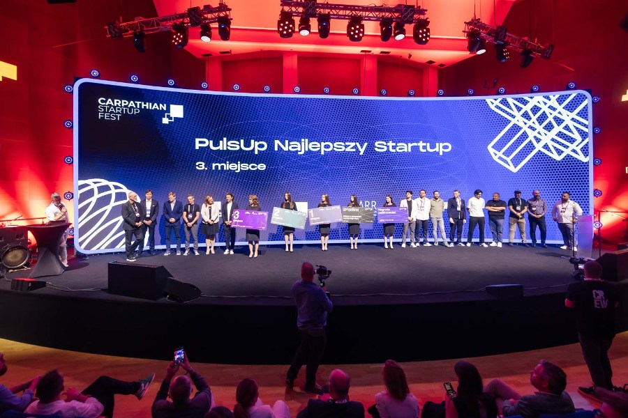 Zwycięzcy Carpathian Startup Fest 2026. Fot. Tadeusz Poźniak/RARR